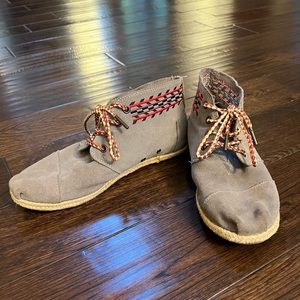 TOMS shoes